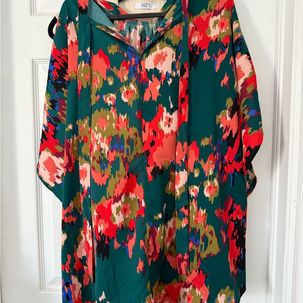 SHEIN Floral-Print Green Blouse - Picture 3 of 5
